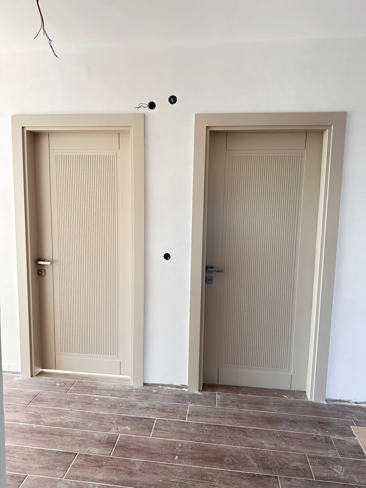 Kanal detaylı bej lake modern iç kapı