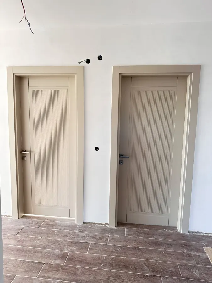 Kanal detaylı bej lake modern iç kapı