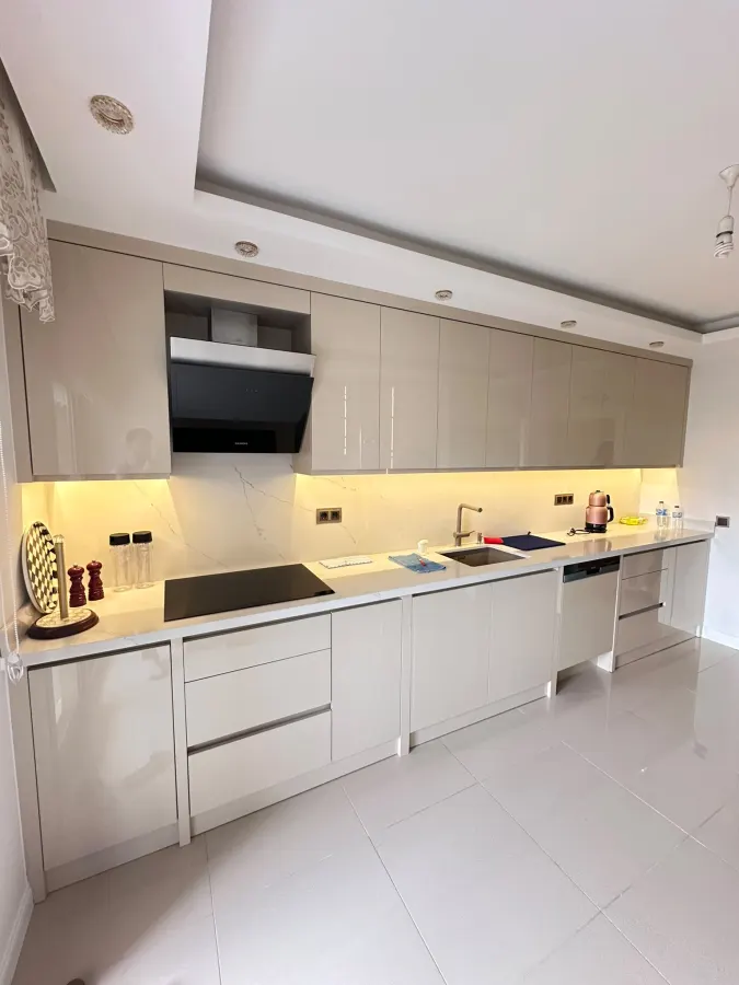 Cappuccino gloss lacquer kitchen cabinets